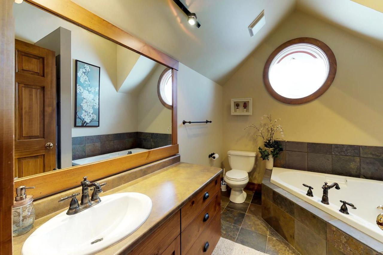 Villa Polar Peak Big White Exterior foto